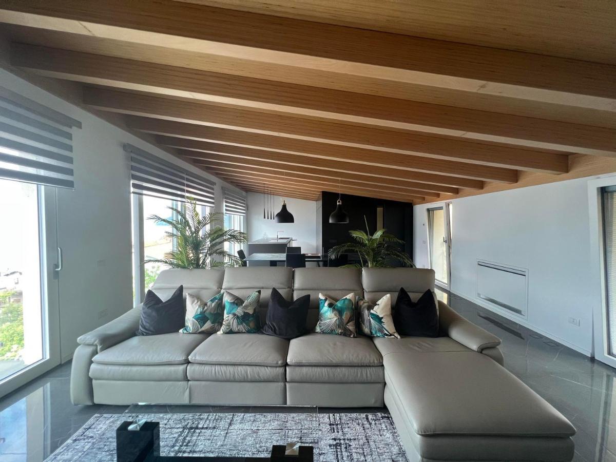 Luxury Lakefront Penthouse Леццено Екстер'єр фото